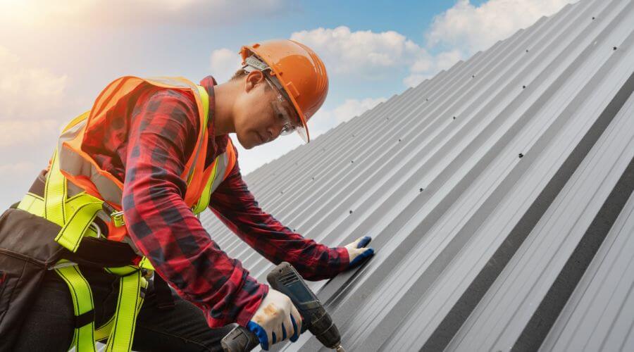 Owens Corning roofing contractor in Ringle, WI